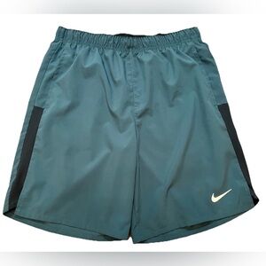 Nike Challenger Men's Running Shorts Size Medium Teal Green 8” Inseam Dri Fit